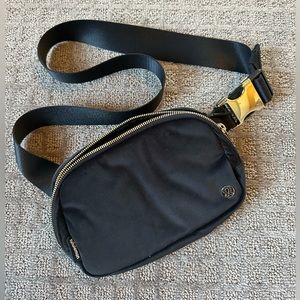 Lululemon Velour Everywhere Belt Bag in black